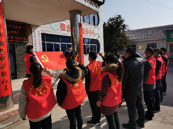 红色轻骑兵集体重温入党誓词.jpg 红色轻骑兵集体重温入党誓词.jpg